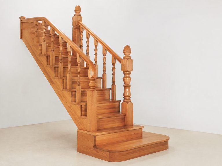 白色榉木实木楼梯扶手